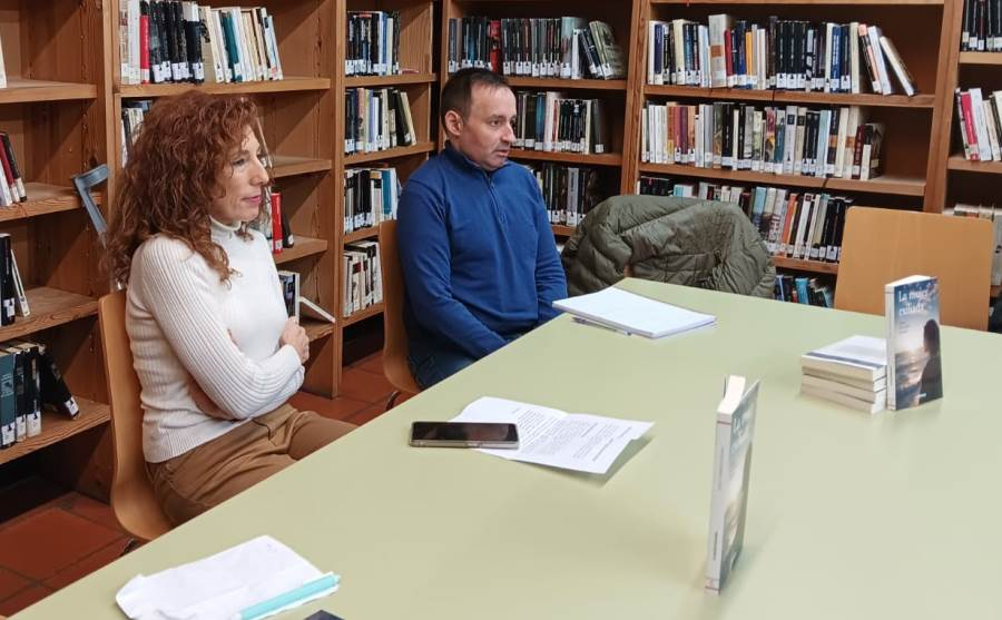 Miguel Hernández presenta su libro ‘La mujer exiliada’ en Mirolibro