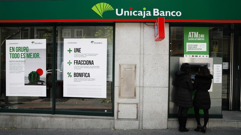 Acuerdo cerrado para la subida salarial de los profesionales Unicaja Banco