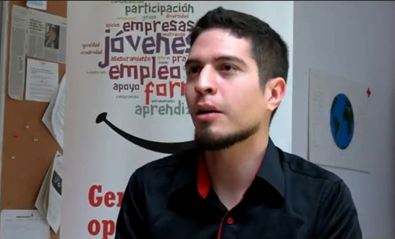 De barbero a camarero, la experiencia de un refugiado venezolano en Salamanca