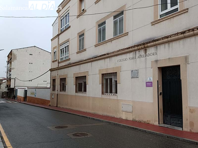 Mercadillo Solidario Tejiendo un Futuro Sostenible en el Colegio María Auxiliadora de Béjar 
