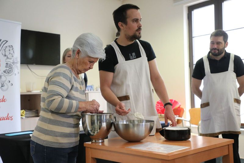 Taller de roscones en Carbajosa de la Sagrada