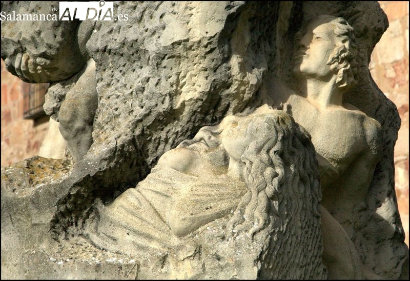 El escultor Severiano Grande escribe en piedra a Luis de Góngora