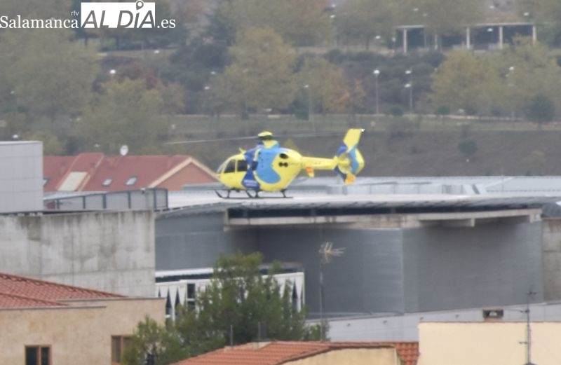 Evacuado en helicóptero tras caer desde unos 5 metros a una zanja en Mogarraz