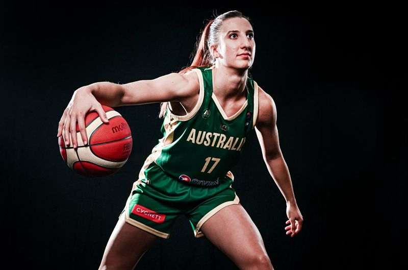 Llega el primero de los necesarios refuerzos para Perfumerías Avenida