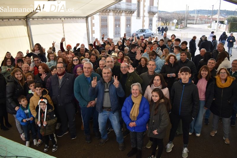 La matanza en Encinas de Arriba une a más de 300 personas