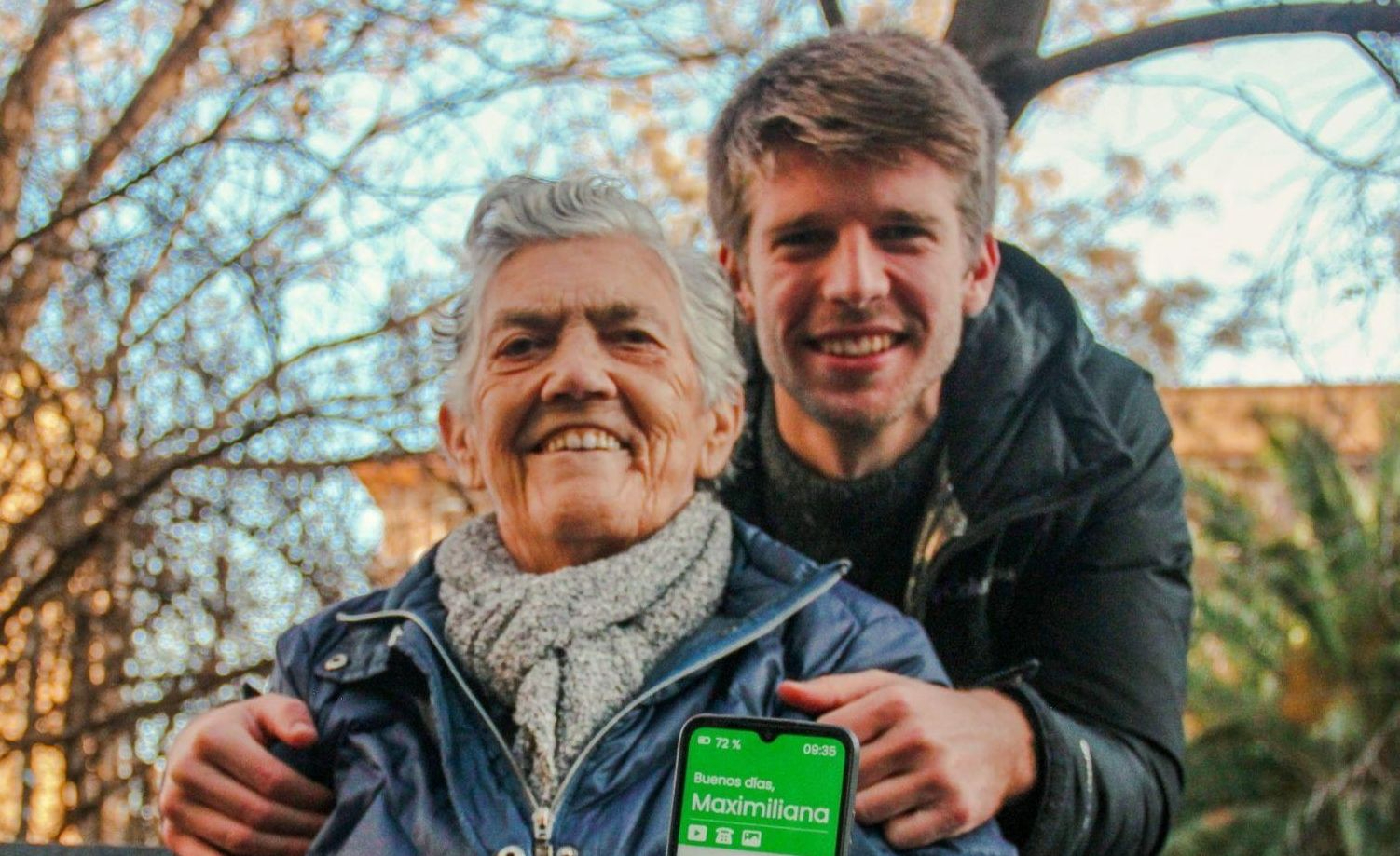 El joven salmantino que creó un móvil para hablar con su abuela y ya utilizan miles de personas 