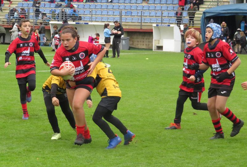 Fiesta del rugby en la Aldehuela con 1.000 niños de equipos de CyL