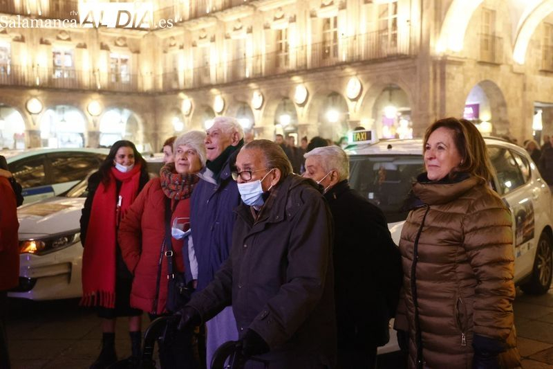 Más de 250 mayores de Salamanca volverán a disfrutar de la iluminación navideña gracias al club Rotary y a los taxistas