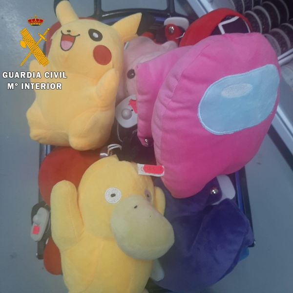 La Guardia Civil de Salamanca interviene más de 200 juguetes y otros productos navideños fraudulentos y peligrosos 