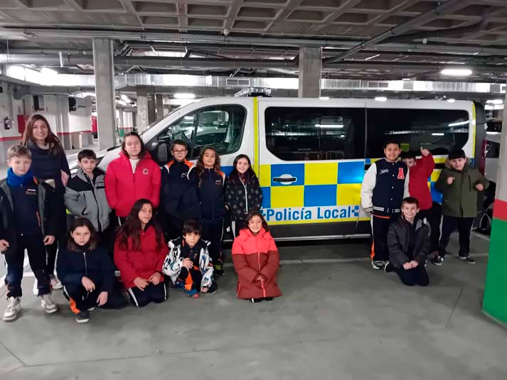 Alumnos del Colegio Antonio Machado conocen en primera persona el trabajo de la Policía Local