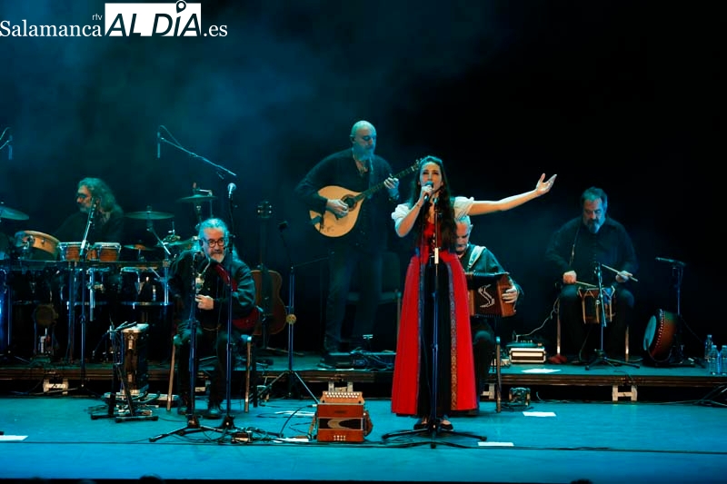 La música folk de Galicia llena el Liceo de Salamanca 