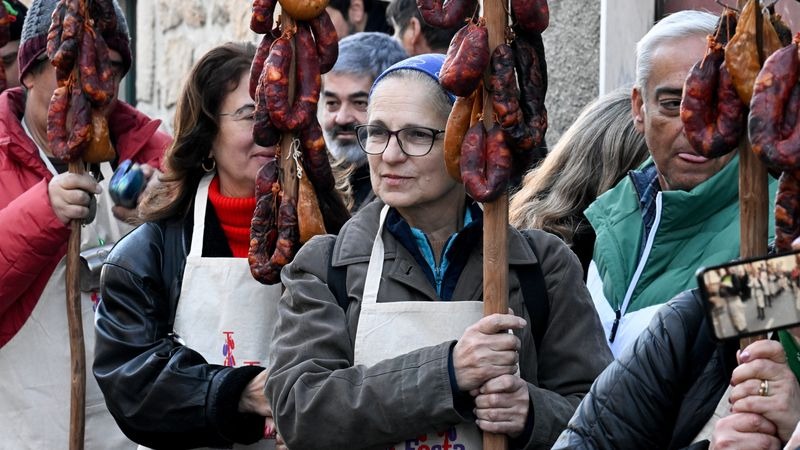 La Festa das Varas do Fumeiro celebra la tradición chacinera de Aranhas