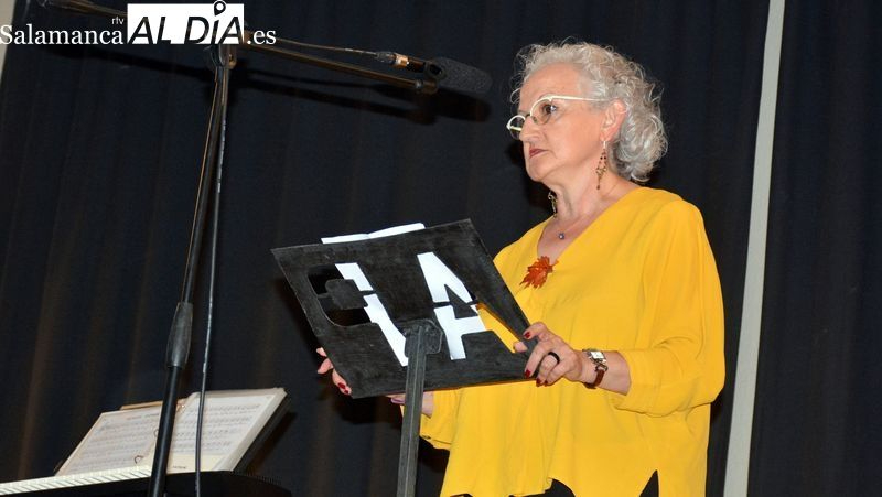 Adela Villoria presenta sus últimos relatos en la Tertulia Rona Dalba