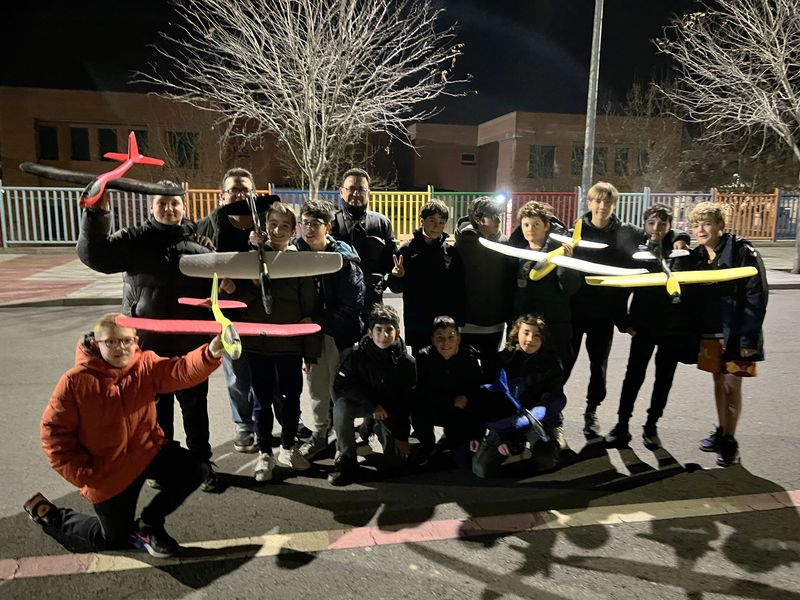 Taller de aeromodelismo para adolescentes en Carbajosa