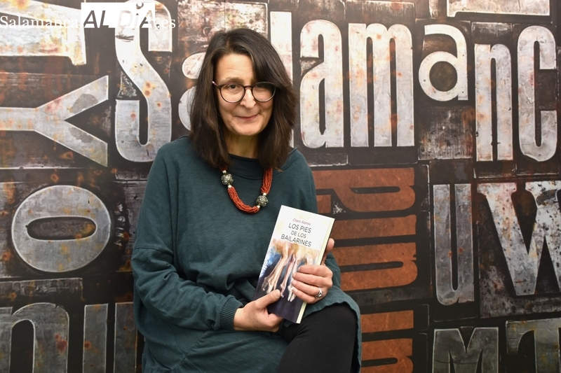 Charo Alonso: Vivo de la docencia y disfruto de la libertad de hacer la literatura que quiero, eso no tiene precio