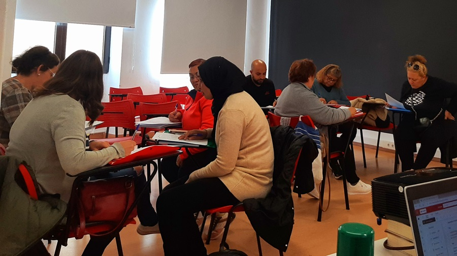 Cruz Roja imparte un curso de limpieza de centros residenciales