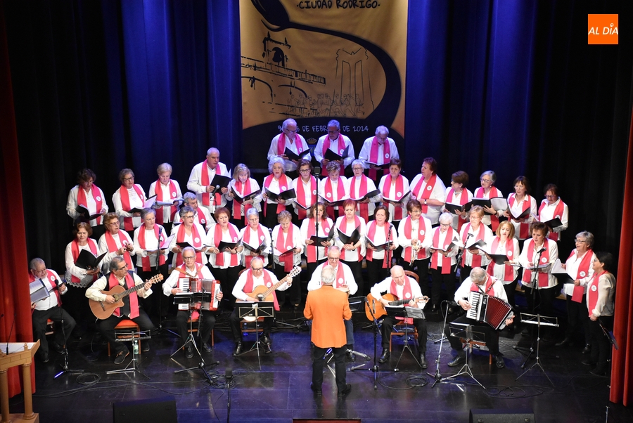 La Rondalla de Mayores se asienta en el preCarnaval con notable aceptación