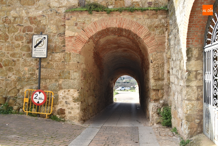 Reabierta al tráfico de vehículos la Puerta de San Vicente