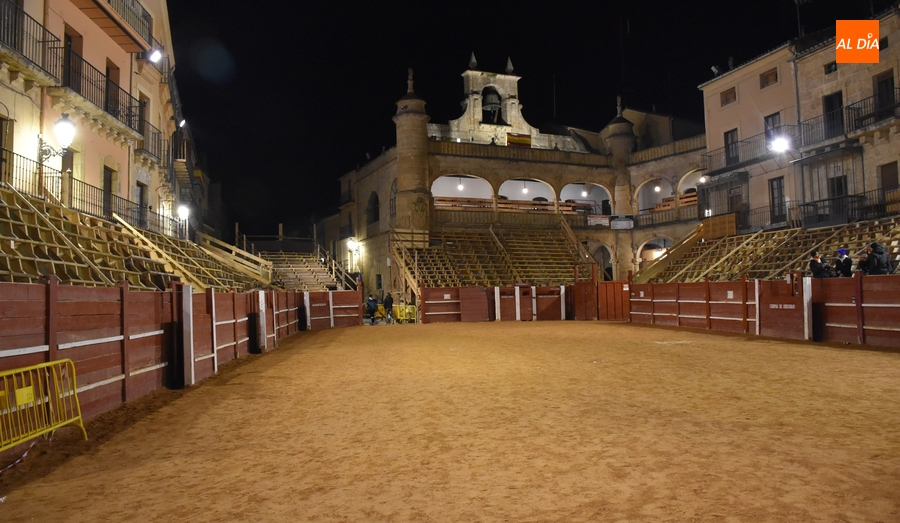 Se buscan vigilantes de seguridad para los tablaos durante las noches carnavaleras