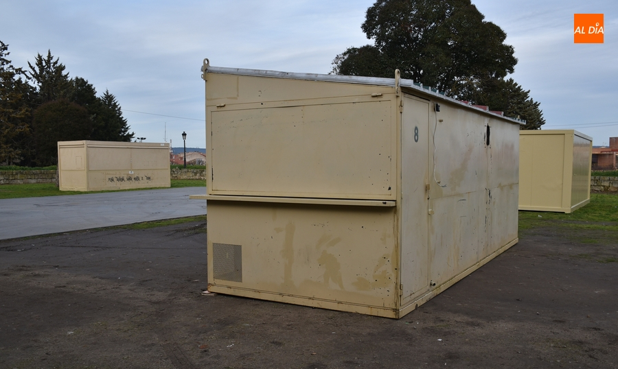 Los antiguos Jardines Bolonia reciben las primeras casetas de peñas de su historia
