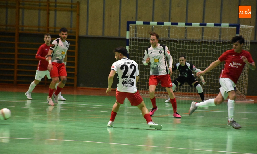 El III Senior cae en la recta final del derby ante Alhambra