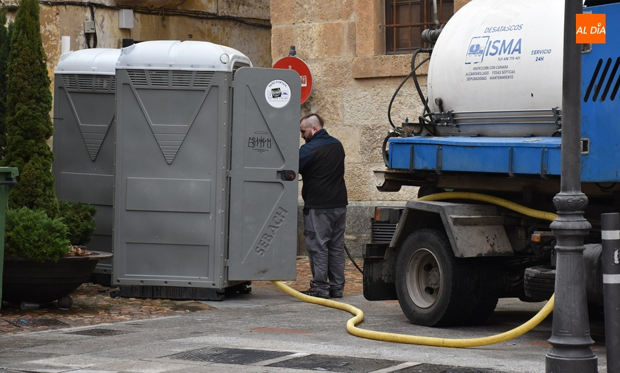 El número de baños portátiles en las calles será ligeramente superior al de 2023