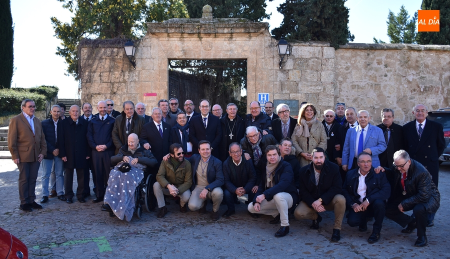 La Peña Gutenberg homenajea a Proyecto Hombre en su clásica comida del día del patrón