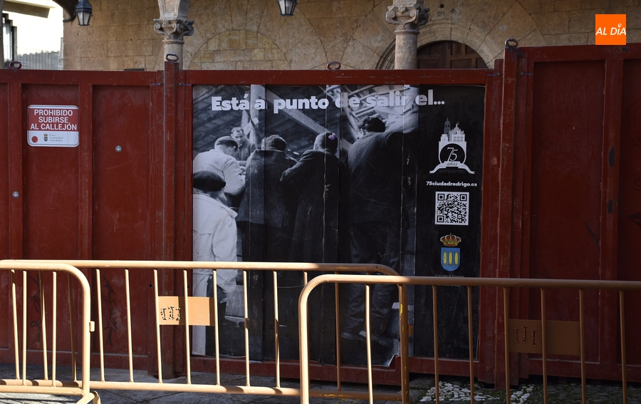 Desplegado el callejón del coso taurino