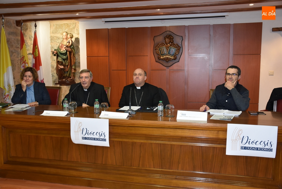 La Diócesis festeja el 25º Aniversario de su Hoja con un número especial y nuevo logo diocesano