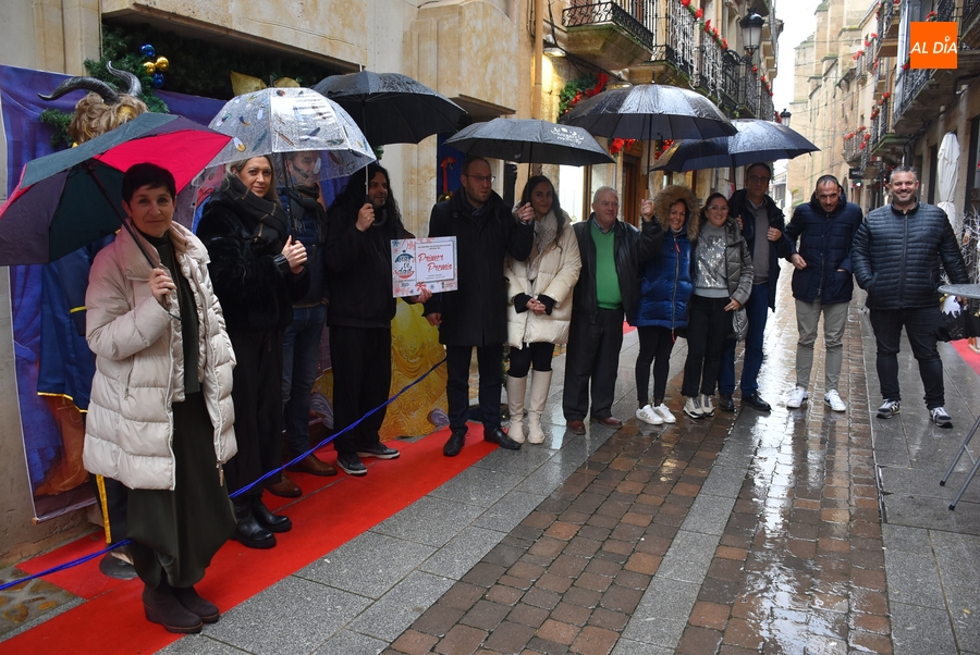 Larga ruta, con roscón incluido, para entregar los 2.000€ de premios del Concurso de Decoración