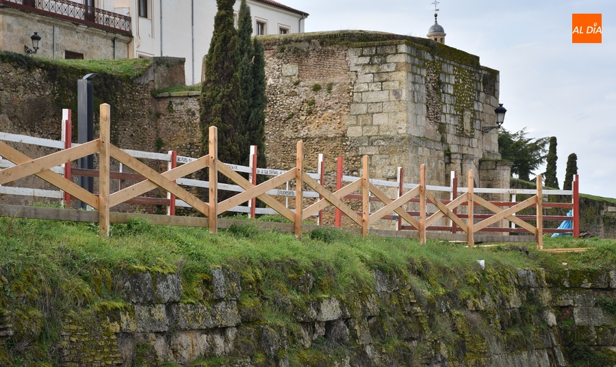 Dispuestas las agujas de madera y las gradas del Registro