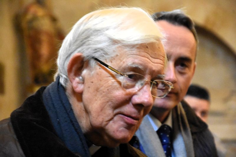 Deán Emérito de Canterbury: Es un milagro. Las cosas suceden cuando es necesario que sucedan