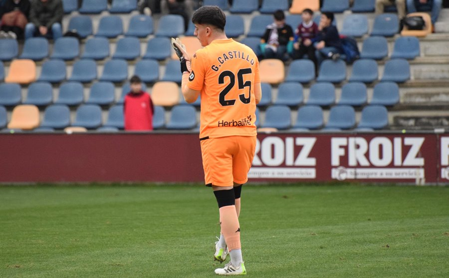 Gonzalo Castillo Vegas debuta con el filial senior del Real Valladolid en 2ª Federación
