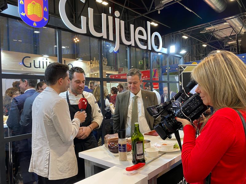 Lleno en el stand de Guijuelo en la segunda jornada de Fitur