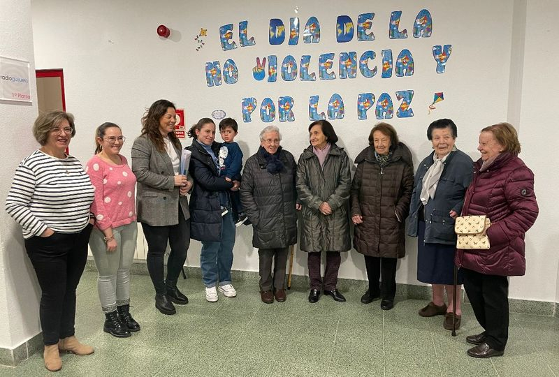 Guijuelo entrega la recaudación de sus acciones solidarias a la familia del pequeño Lucas y a Manos Unidas