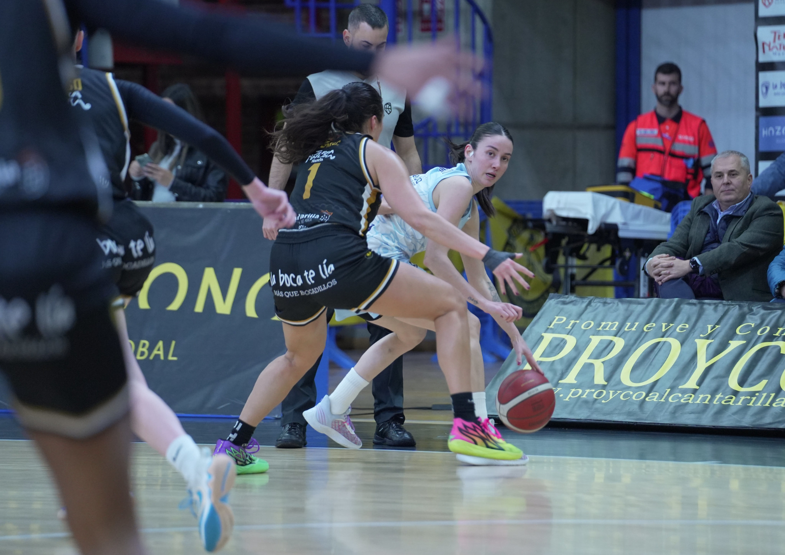 El Perfumerías Avenida empieza el 2024 en tercera posición de Liga Femenina