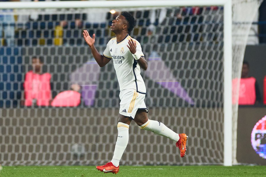 Vinicius Jr hace campeón de la Supercopa al Real Madrid... y deja al Barça hecho añicos para el Reina Sofía (4-1)