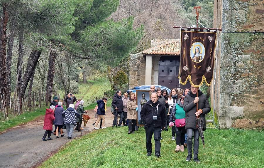 55 personas peregrinan hasta El Zarzoso con San Andrés para ganar el Jubileo