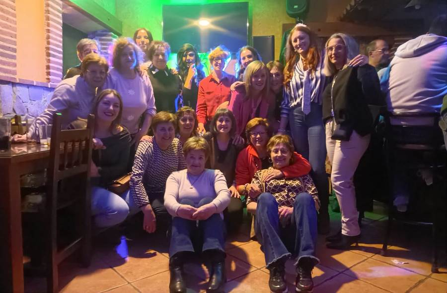 Mujeres de 9 localidades celebran por anticipado las Águedas en El Sahúgo