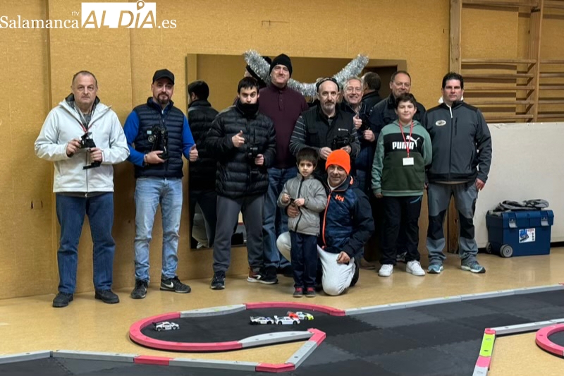 Ambiente de amistad y celebración en la VIII Rosconada Mini Z del Club RC Peñaranda