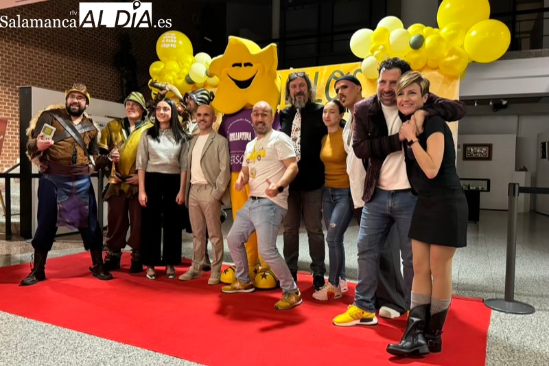 El gran apoyo vecinal consigue recaudar más de 3.900 euros en la gala ‘Airadilos’ en favor de AERSCYL