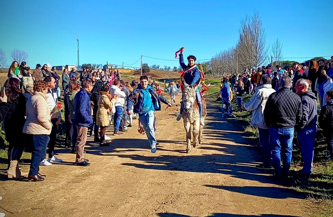 Villoria se vuelca con los Quintos en un día de ambiente y diversión 