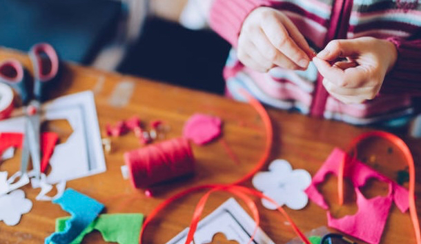 Babilafuente pone en marcha la creación de un taller vecinal de manualidades