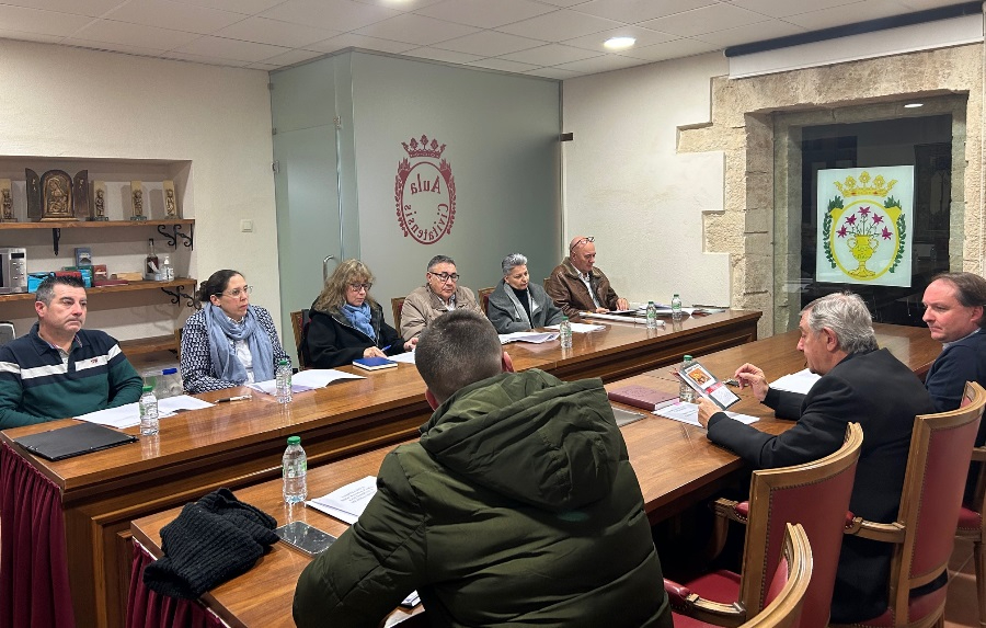 El Obispo mantiene un encuentro con las cofradías de Semana Santa