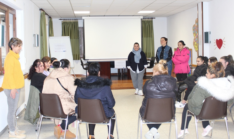 Diez personas arrancan la nueva acción de cocina de Cáritas