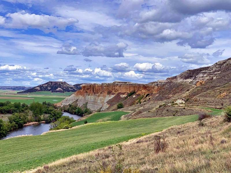 Descubre esta senda entre impresionantes desfiladeros a poco más de una hora de Salamanca