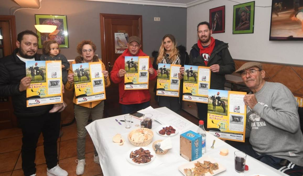 Los Amigos del Alguacilillo mantienen su clásico encuentro precarnavalero