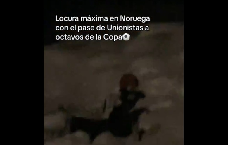 La reacción viral de un aficionado de Unionistas al ganar en penaltis: sale corriendo de casa ¡y se tira a la nieve en Noruega!
