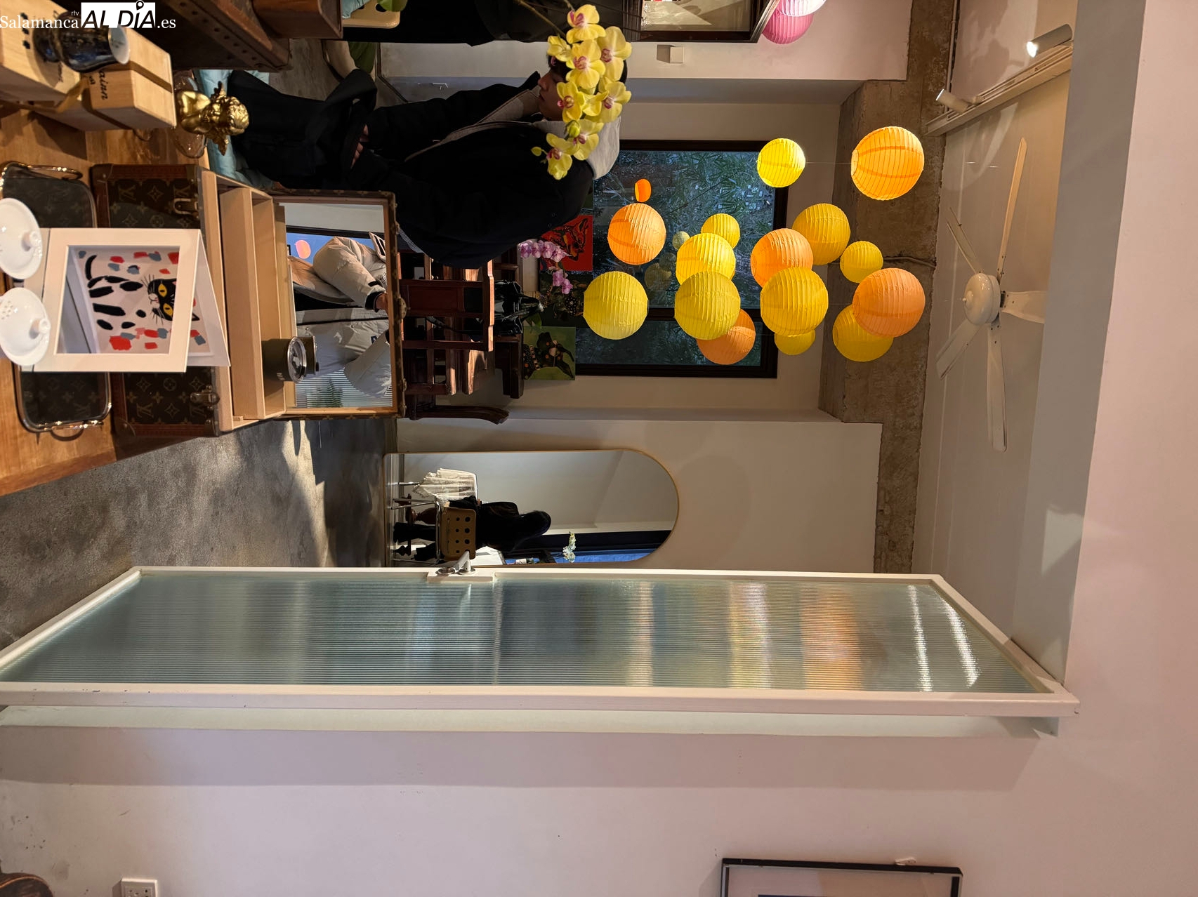 Elevo en el incienso de la ofrenda