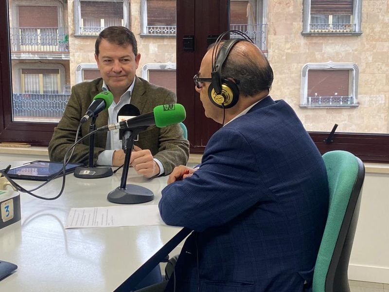 Mañueco revindica más conexiones de Salamanca con Madrid y el tren de la Ruta de la Plata 